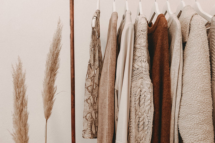 Altijd gekreukte kleding? Met deze 5 opbergtips heb jij het altijd strak voor elkaar