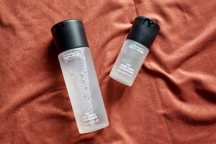 Niet glijden, niet schilferen: deze fixingsprays zijn écht magisch